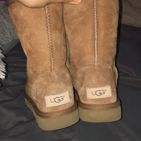 UGGS - Picture 8 of 8